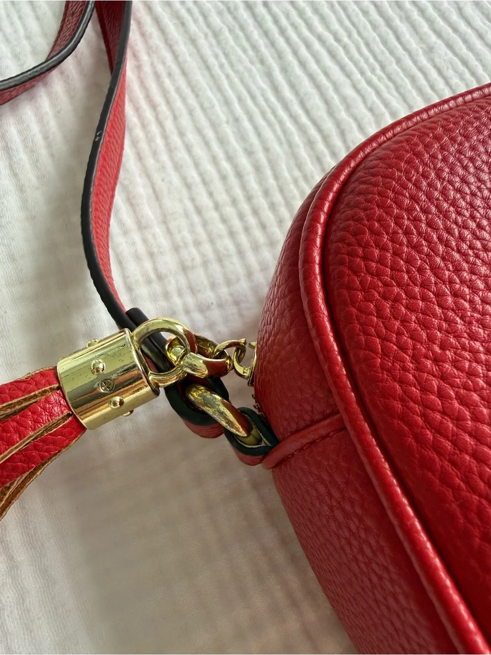 Gucci Red Soho Disco Leather Crossbody with Tassel - Picture 3 of 3